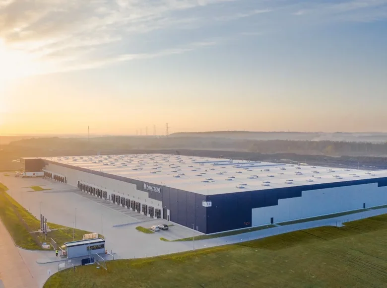 Коммерческое помещение 2 400 м², Все страны