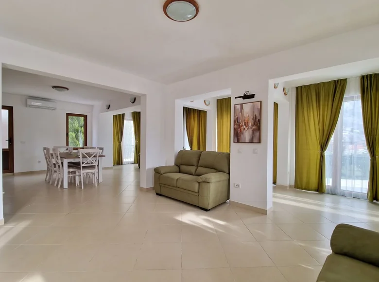 Land 4 bedrooms  Sveti Stefan, Montenegro
