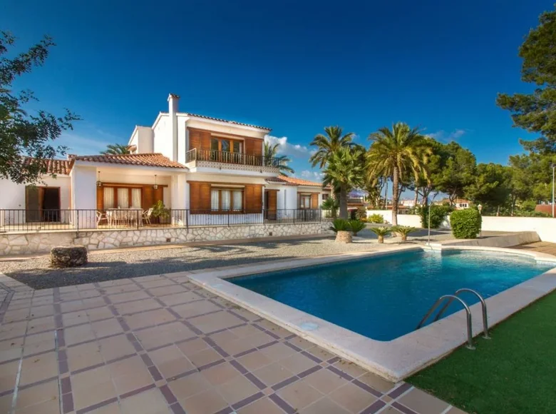 4 bedroom Villa 376 m² lAlfas del Pi, Spain