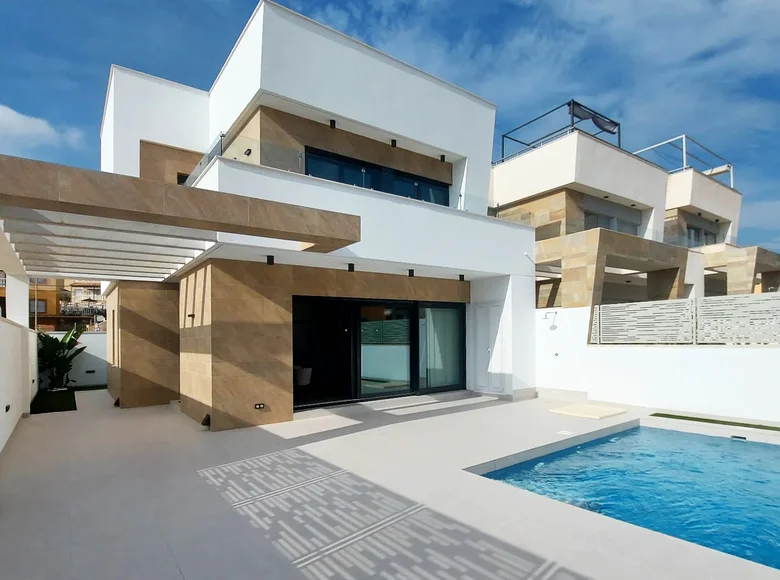 Villa de tres dormitorios 217 m² San Miguel de Salinas, Španjolska