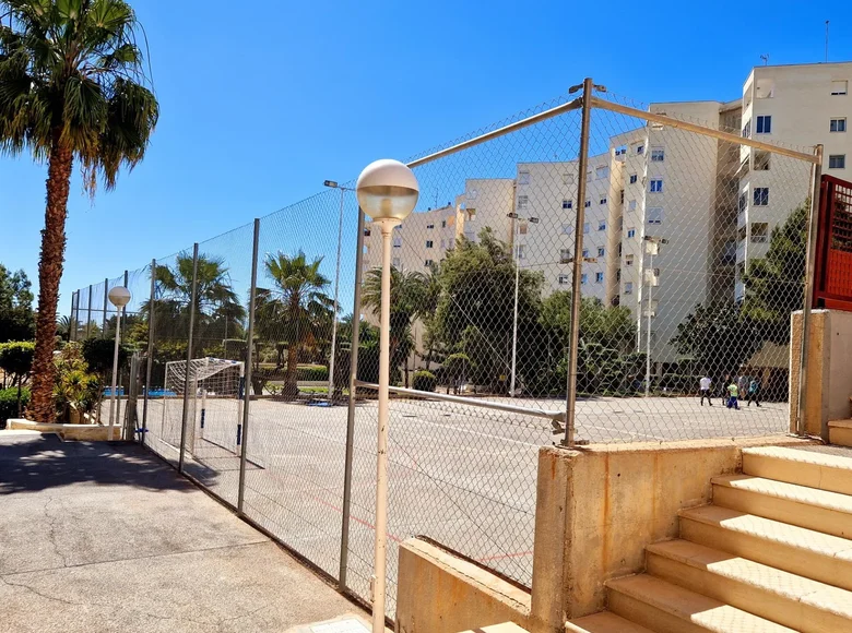 Квартира 4 комнаты  Аликанте, Испания