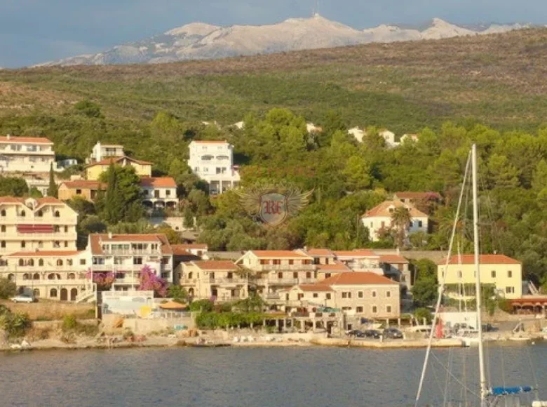 Atterrir  Municipalité de Kotor, Monténégro