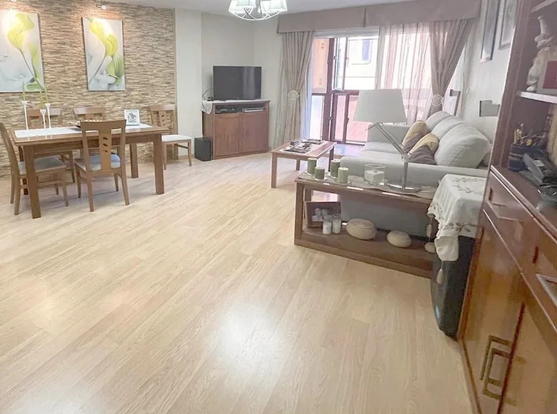 Mieszkanie 3 pokoi 130 m² Izhevsk, Rosja