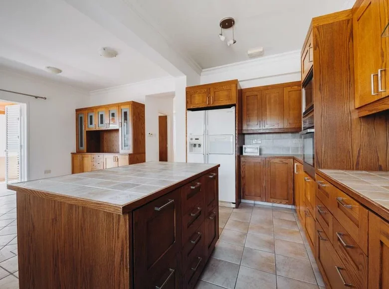  4 bedrooms 380 m² Anavargos, Cyprus