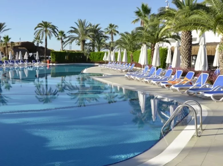Hotel 89 000 m² in Mediterranean Region, Turkey
