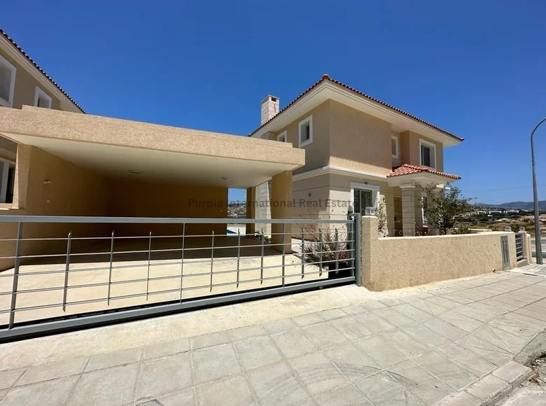 5 bedroom villa 310 m² Agios Tychonas, Cyprus