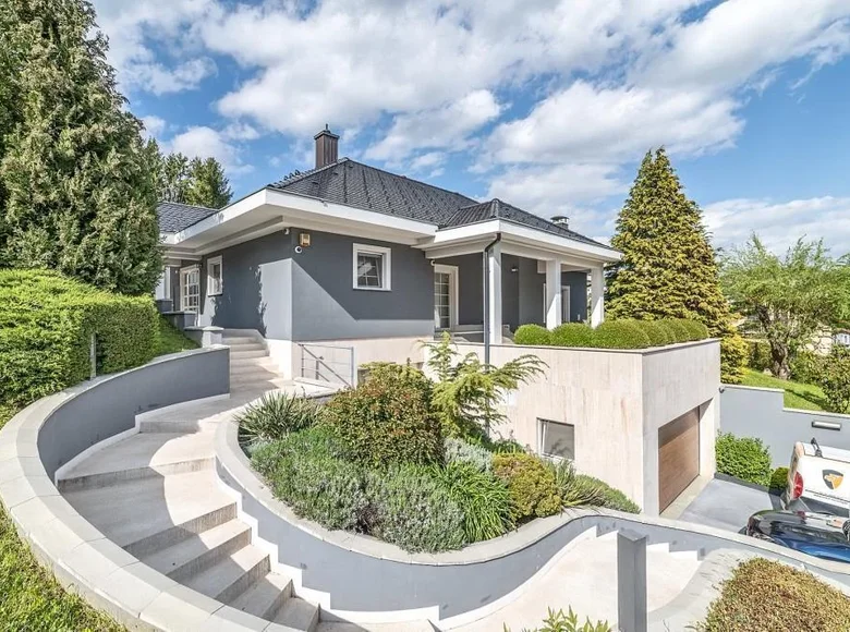 3-Schlafzimmer-Villa 368 m² Stadt Zagreb, Kroatien