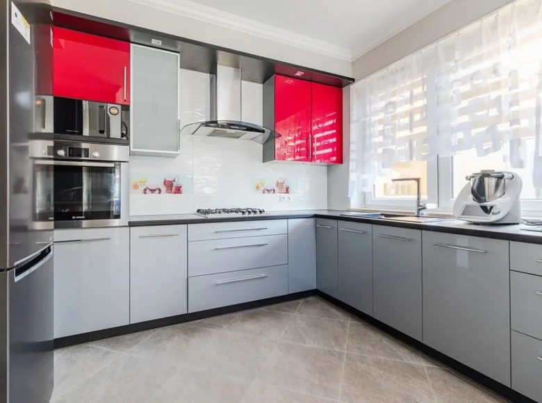 Квартира 3 комнаты 69 м² Марки, Польша