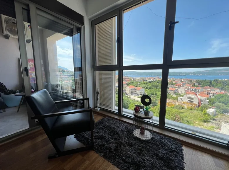 Квартира 1 спальня 56 м² Тиват, Черногория