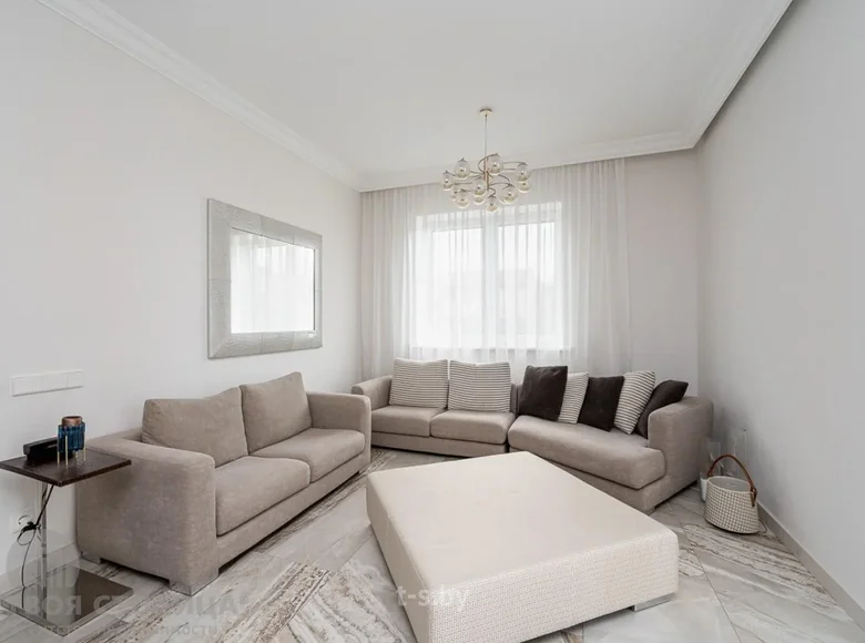Квартира 2 комнаты 83 м² в Минске, Беларусь