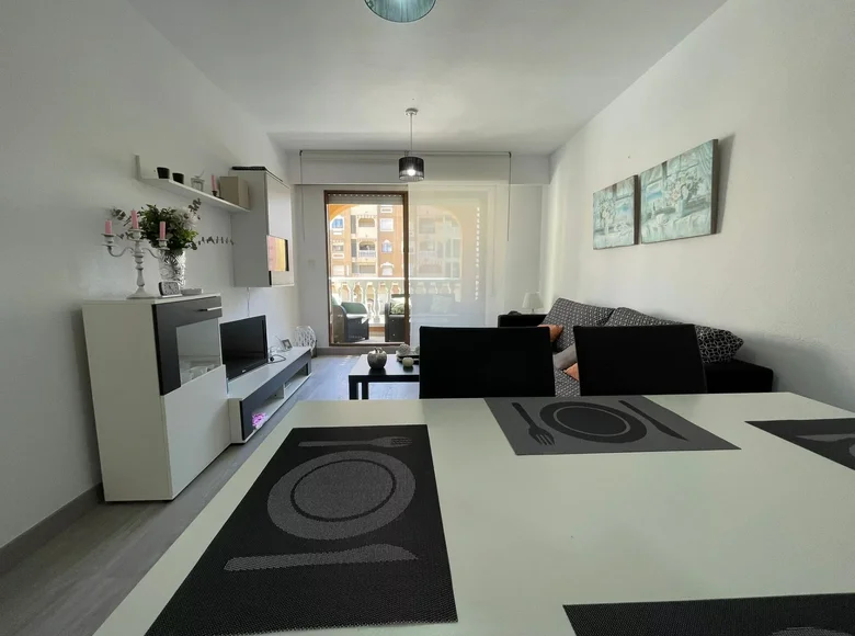 Apartamento 3 habitaciones 92 m² Torrevieja, Španjolska