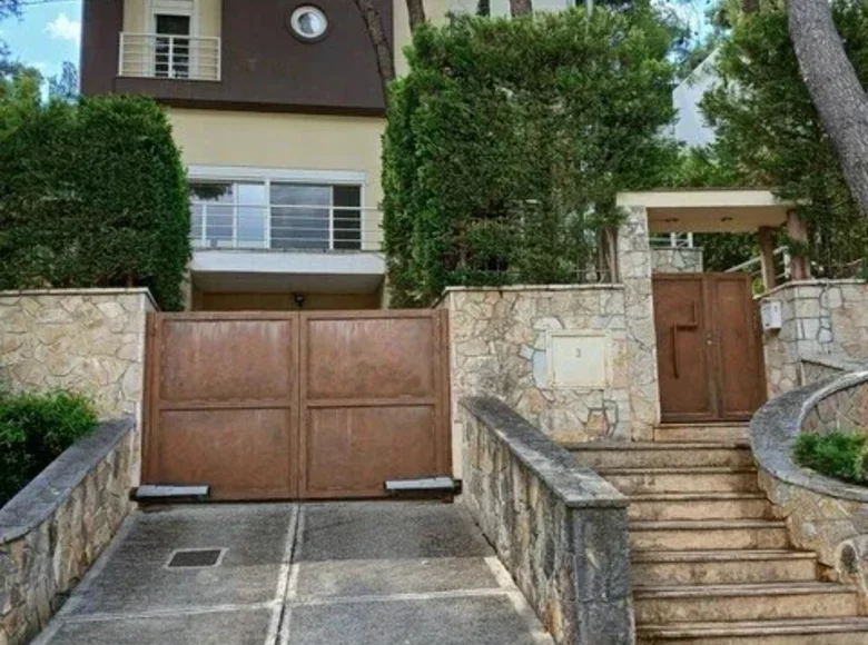 villa de 5 dormitorios 320 m² Municipality of Kifisia, Grecia