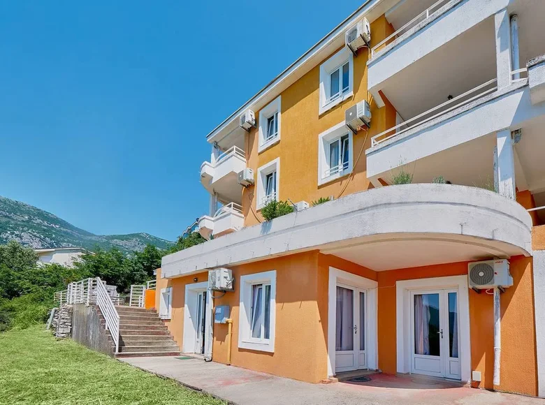 Hôtel 830 m² à Petrovac, Monténégro