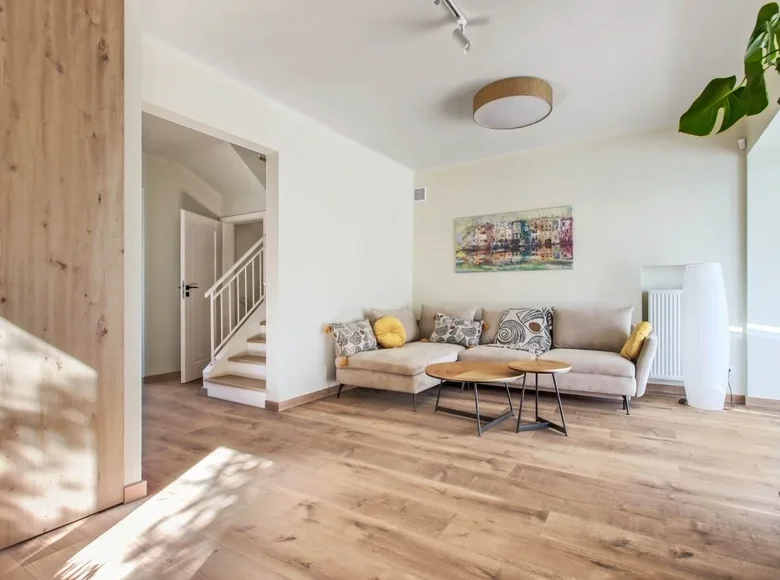 7 room house 200 m² in Warsaw, Poland