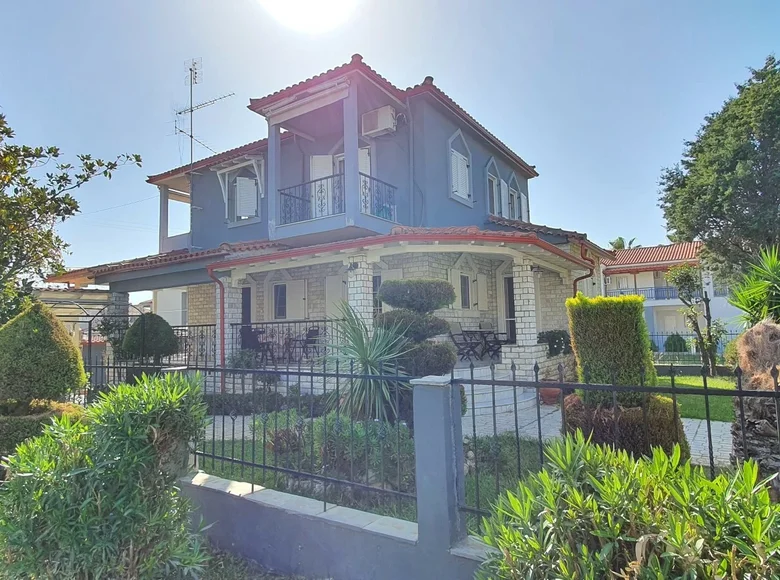 5 bedroom villa 150 m² Nikiti, Greece