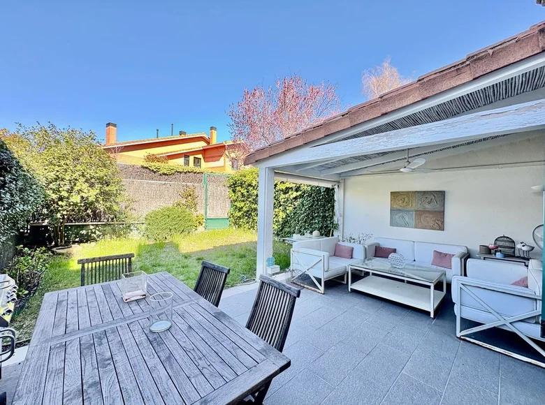 Wohnung 4 Schlafzimmer 250 m² Alcobendas, Spanien