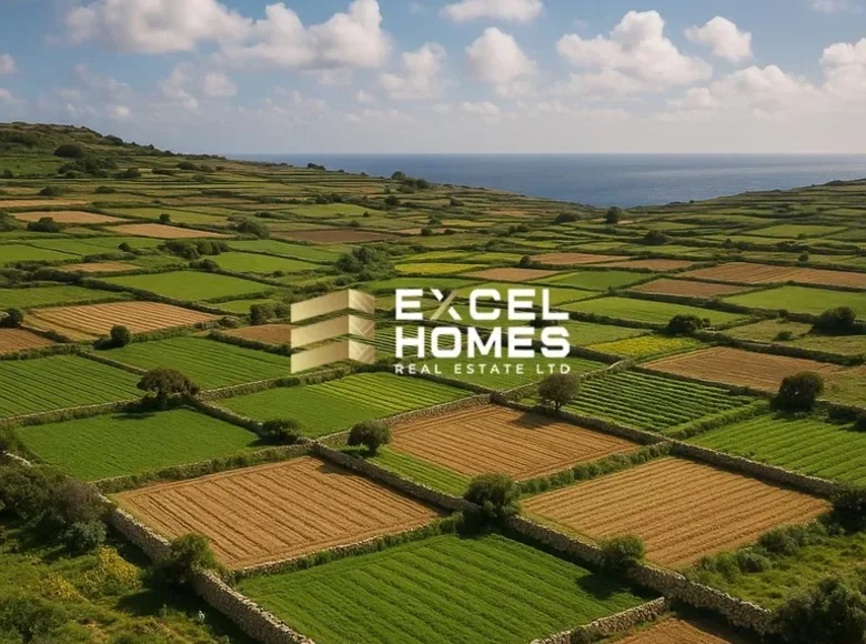 Land  Mġarr, Malta