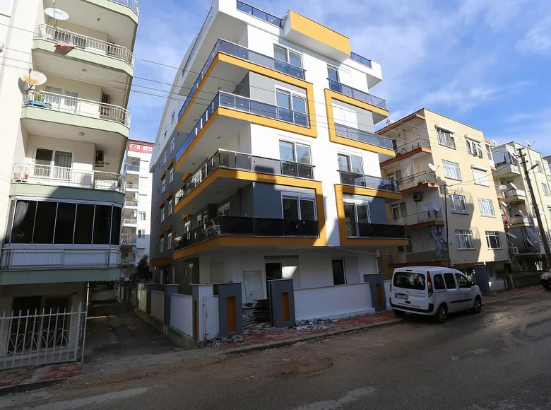 2 bedroom apartment 110 m² Muratpasa, Turkey