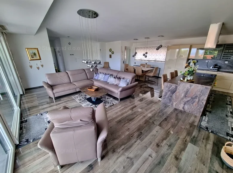 Apartamento 3 habitaciones 147 m² Radici, Croacia