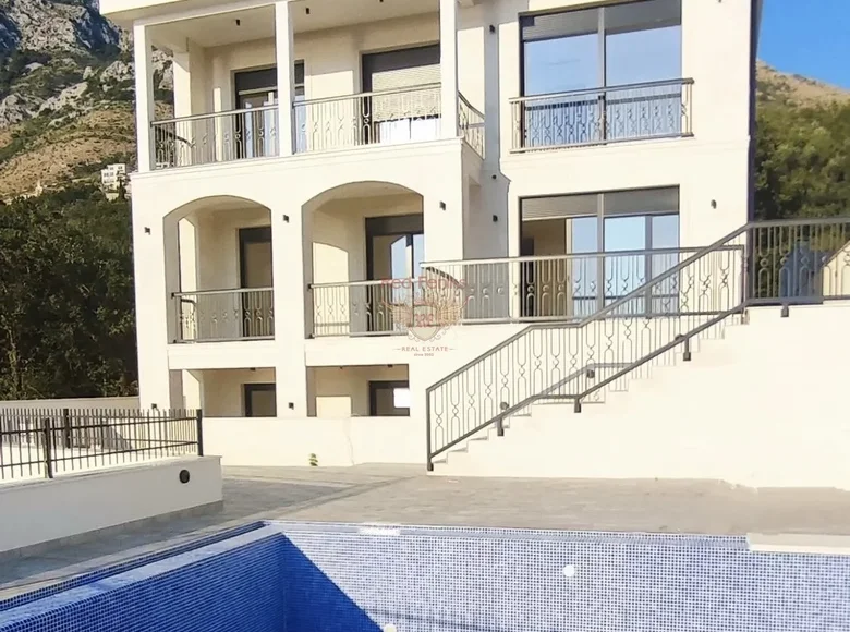 Dom 4 pokoi 217 m² Czarnogóra, Czarnogóra