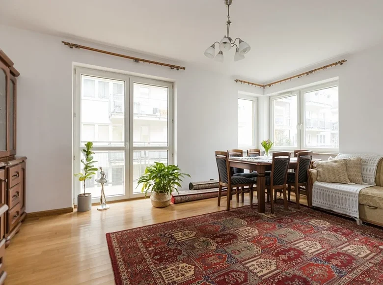 Mieszkanie 3 pokoi 69 m² Marki, Polska