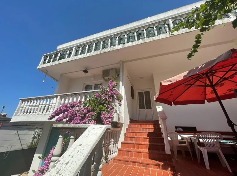 6 bedroom house 162 m² Miljevci, Montenegro