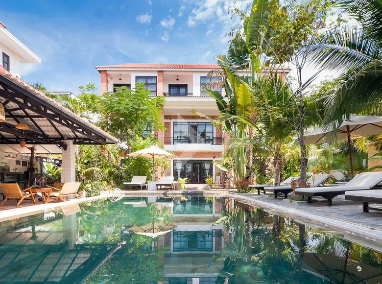 Propiedad comercial 10 habitaciones 800 m² en Krous, Camboya