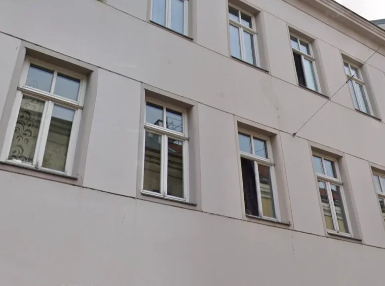 Small Apartment House With Potential