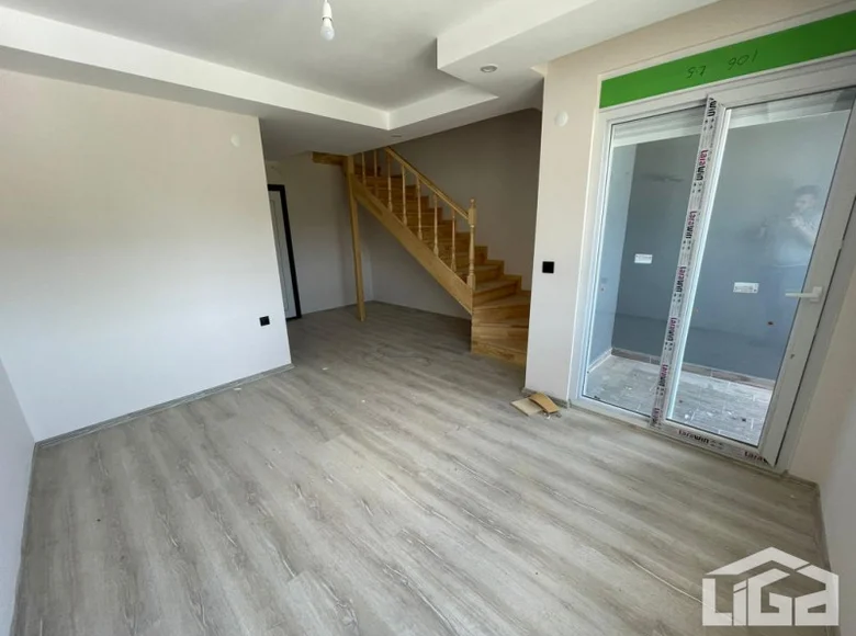 Duplex 5 rooms 200 m² Alanya, Turkey