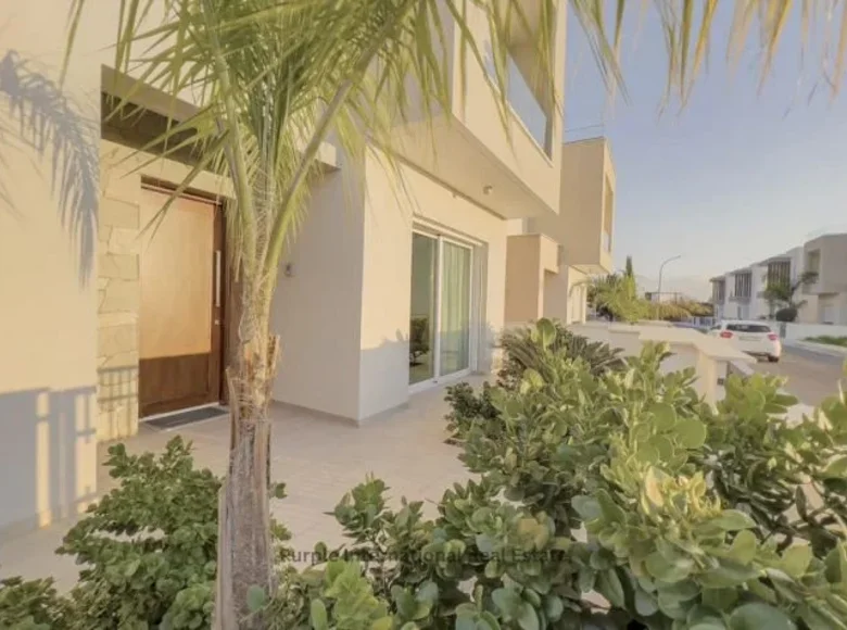 Willa 3 pokoi 180 m² Konia, Cypr