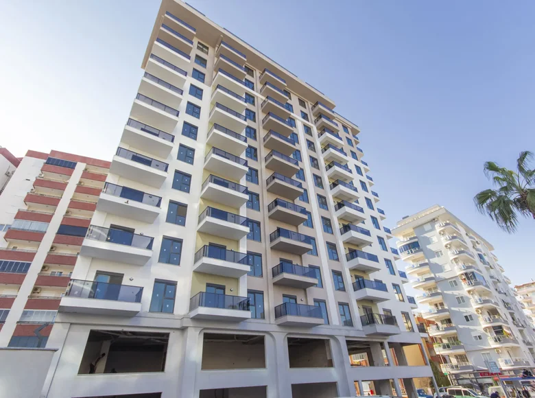 Квартира 2 комнаты  Махмутлар, Турция