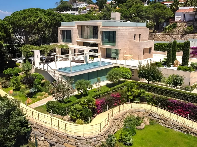 6-Schlafzimmer-Villa 681 m² Lloret de Mar, Spanien