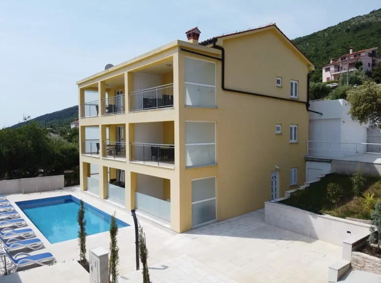 9 bedroom house 438 m² Grad Labin, Croatia