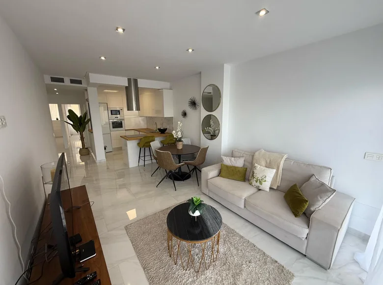 Apartamento 4 habitaciones  Torrevieja, Španjolska