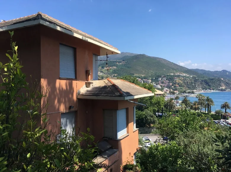 5 bedroom villa 290 m² Arenzano, Italy