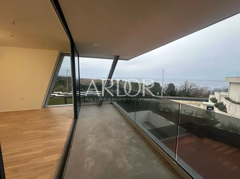 3 bedroom apartment 150 m² Kostrena, Croatia