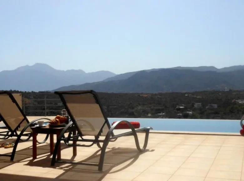 Dom  Municipality of Athens, Grecja