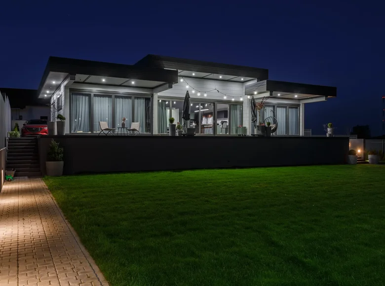 Cottage 220 m² Cudzienicy, Belarus