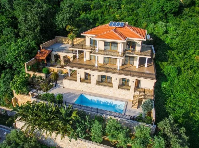 villa de 5 dormitorios 663 m² Budva, Montenegro