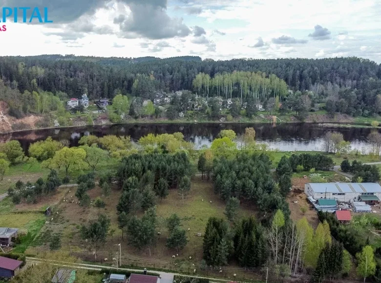 Atterrir  Jonava, Lituanie