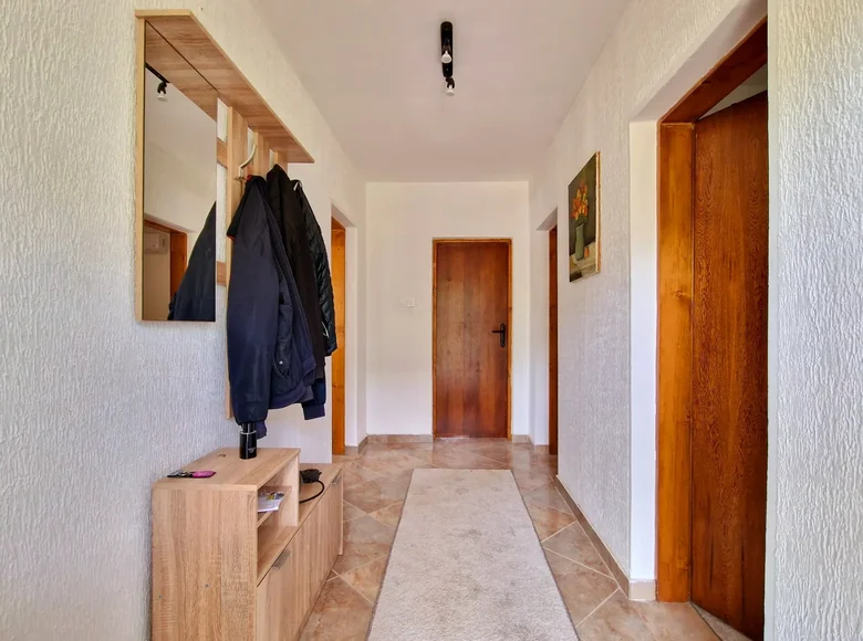 2 bedroom house  in Lastva Grbaljska, Montenegro