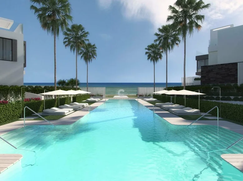 Stadthaus 3 Schlafzimmer 258 m² Estepona, Spanien