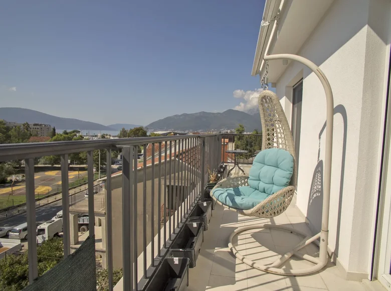 Mieszkanie 2 pokoi 64 m², Czarnogóra