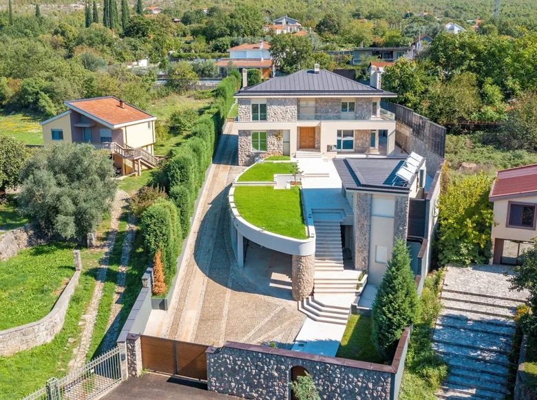Villa 492 m² Podgorica, Montenegro
