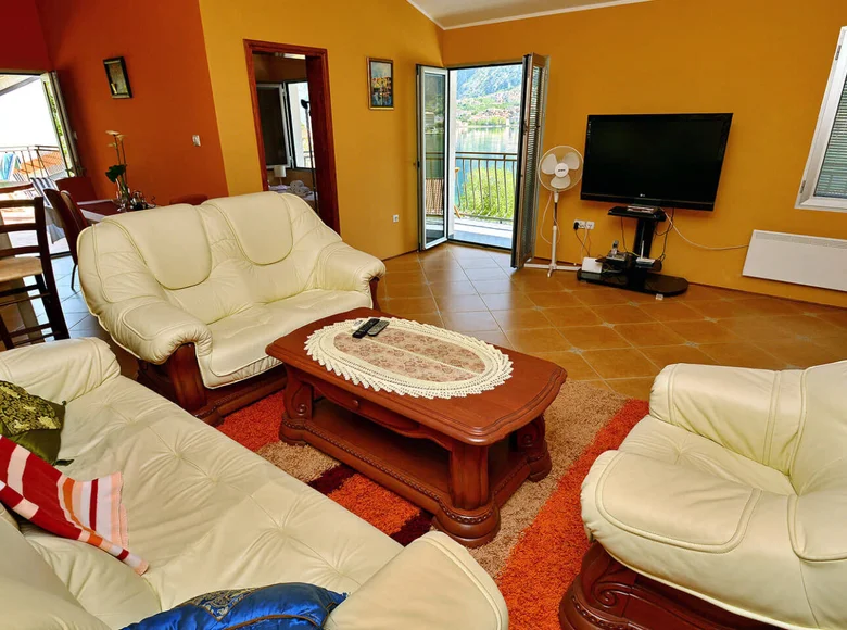 Casa 3 habitaciones 200 m² Prcanj, Montenegro