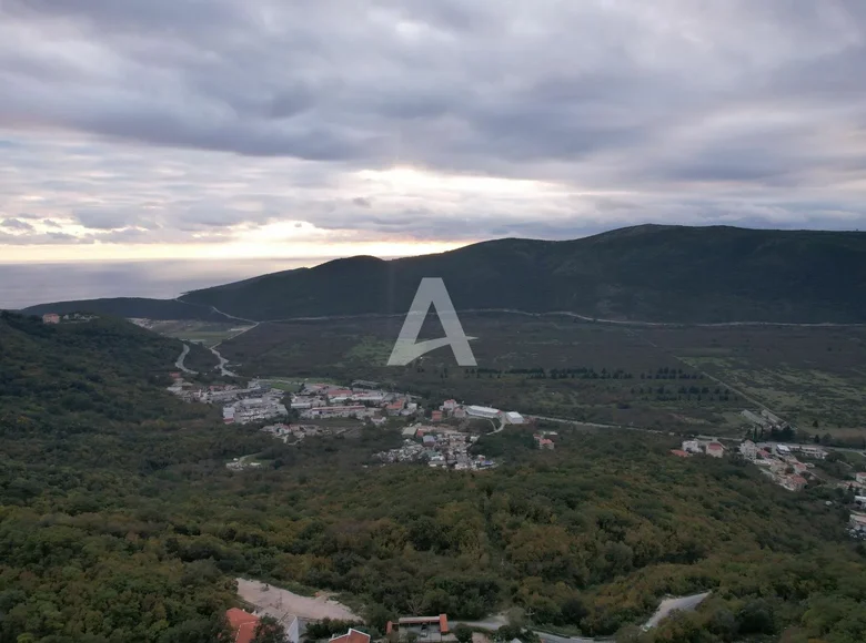 Działki  Svinjista, Czarnogóra