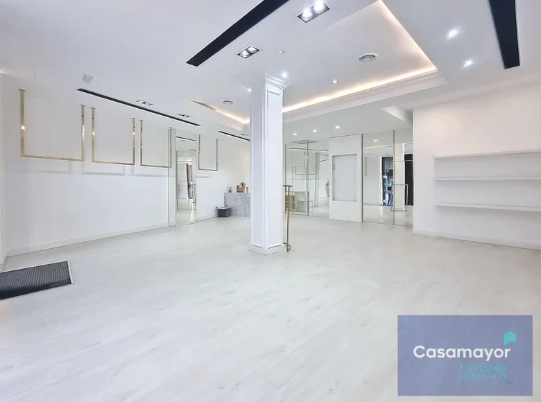 Commercial property 138 m² in Alicante, Spain