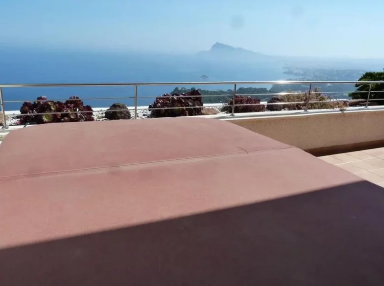 Mieszkanie 3 pokoi 144 m² Altea, Hiszpania