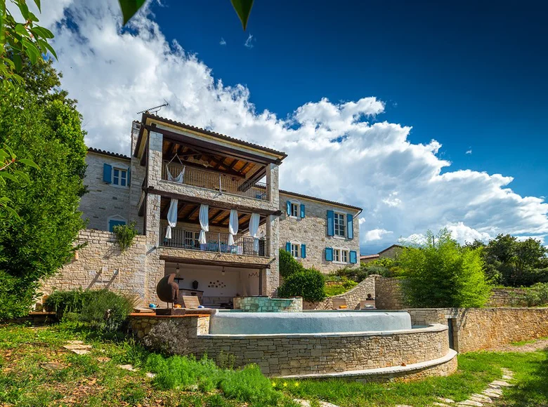 3 bedroom villa 306 m² Opcina Sveti Lovrec, Croatia