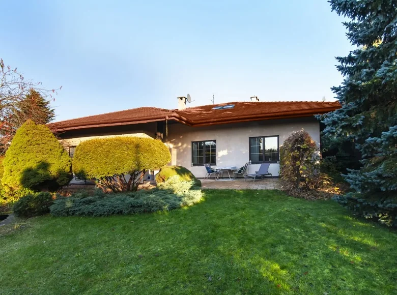 House 304 m² Lodz, Poland